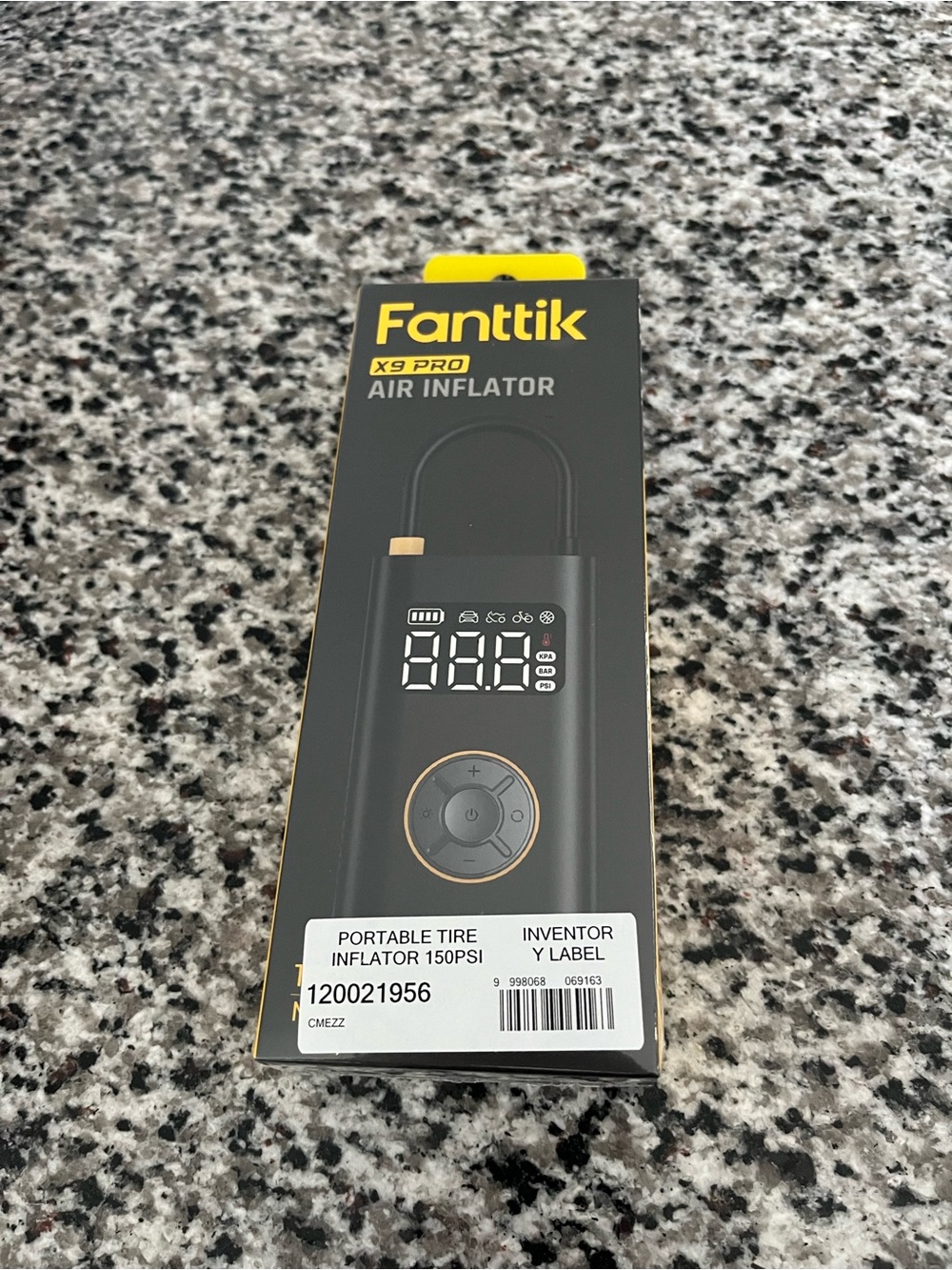 Fanttik X9 Pro Air Inflator - Black with Yellow Accents